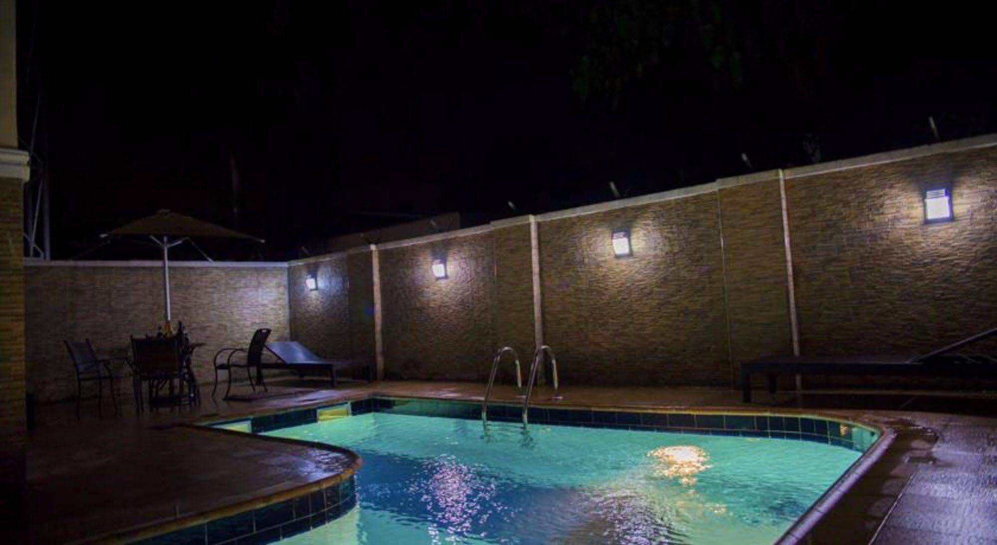 Cubana Suites Mobushipe Exterior foto
